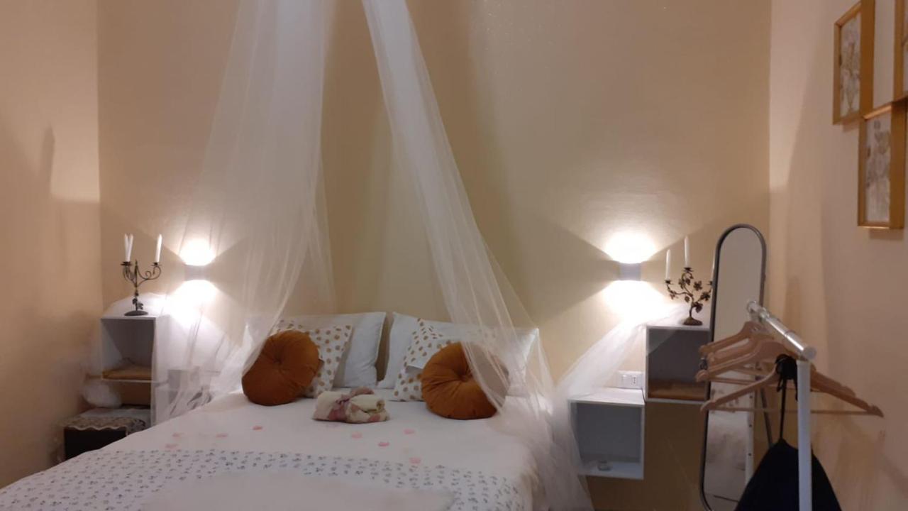 Il Faro 17 Bed & Breakfast Taranto Bagian luar foto