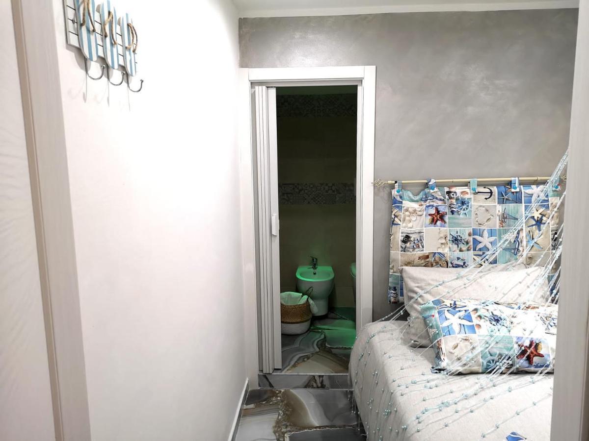 Il Faro 17 Bed & Breakfast Taranto Bagian luar foto