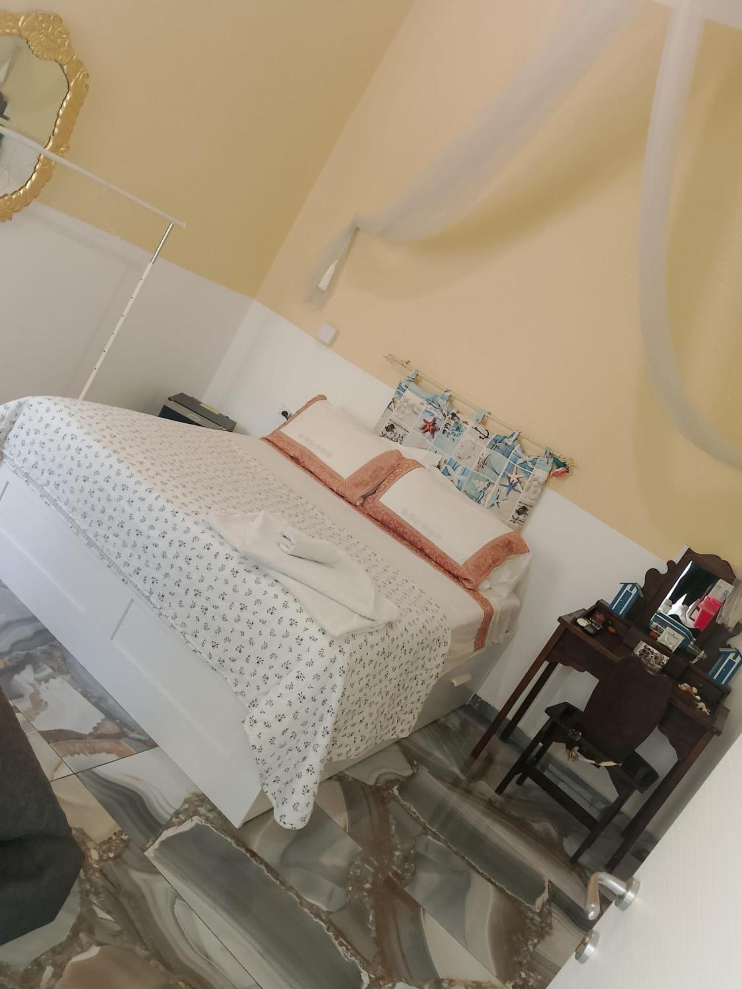 Il Faro 17 Bed & Breakfast Taranto Bagian luar foto