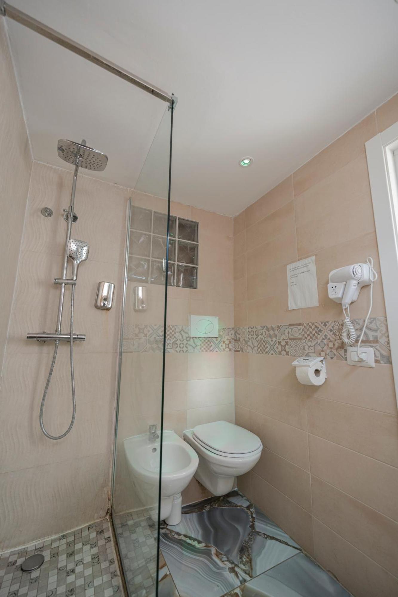 Il Faro 17 Bed & Breakfast Taranto Bagian luar foto