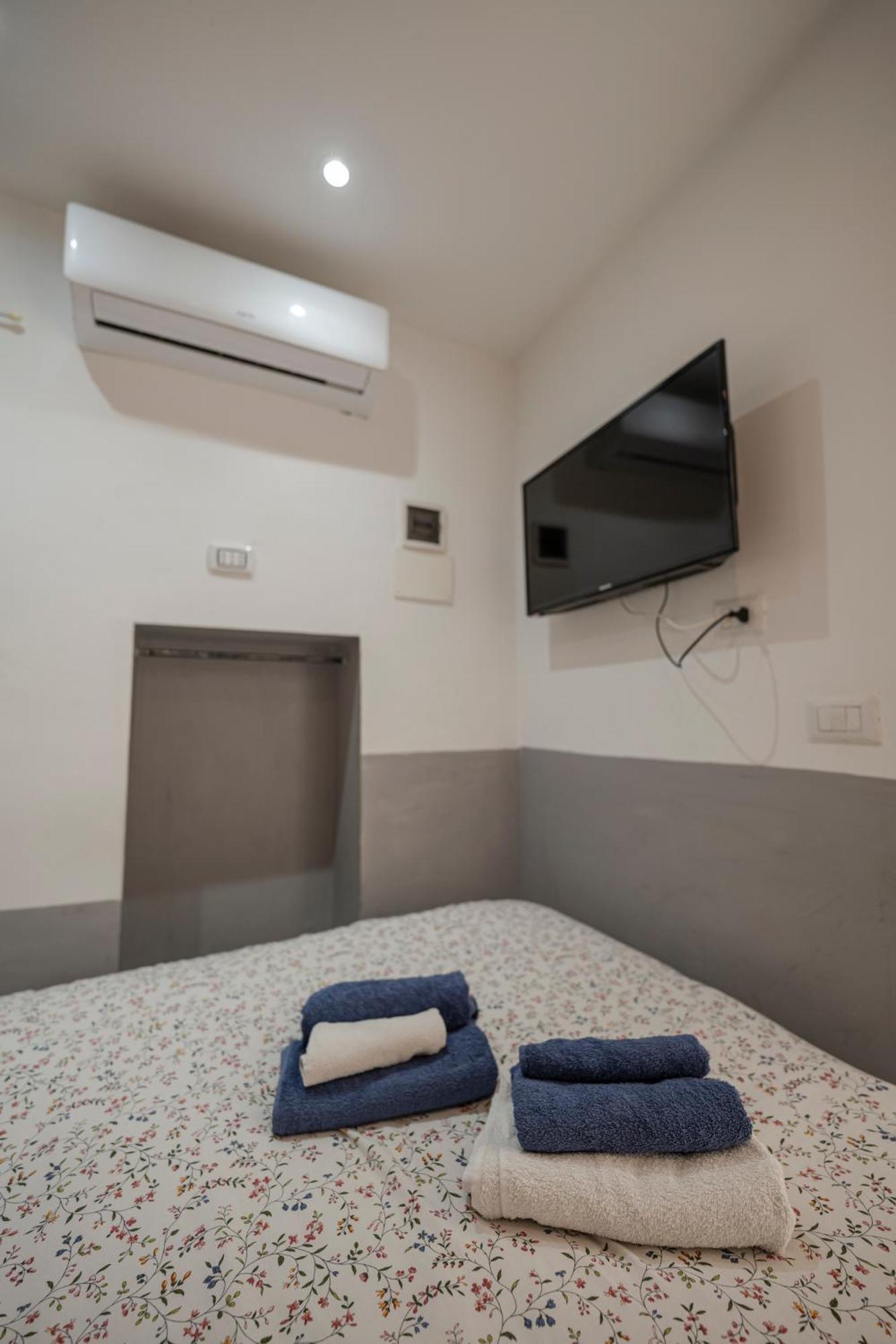 Il Faro 17 Bed & Breakfast Taranto Bagian luar foto