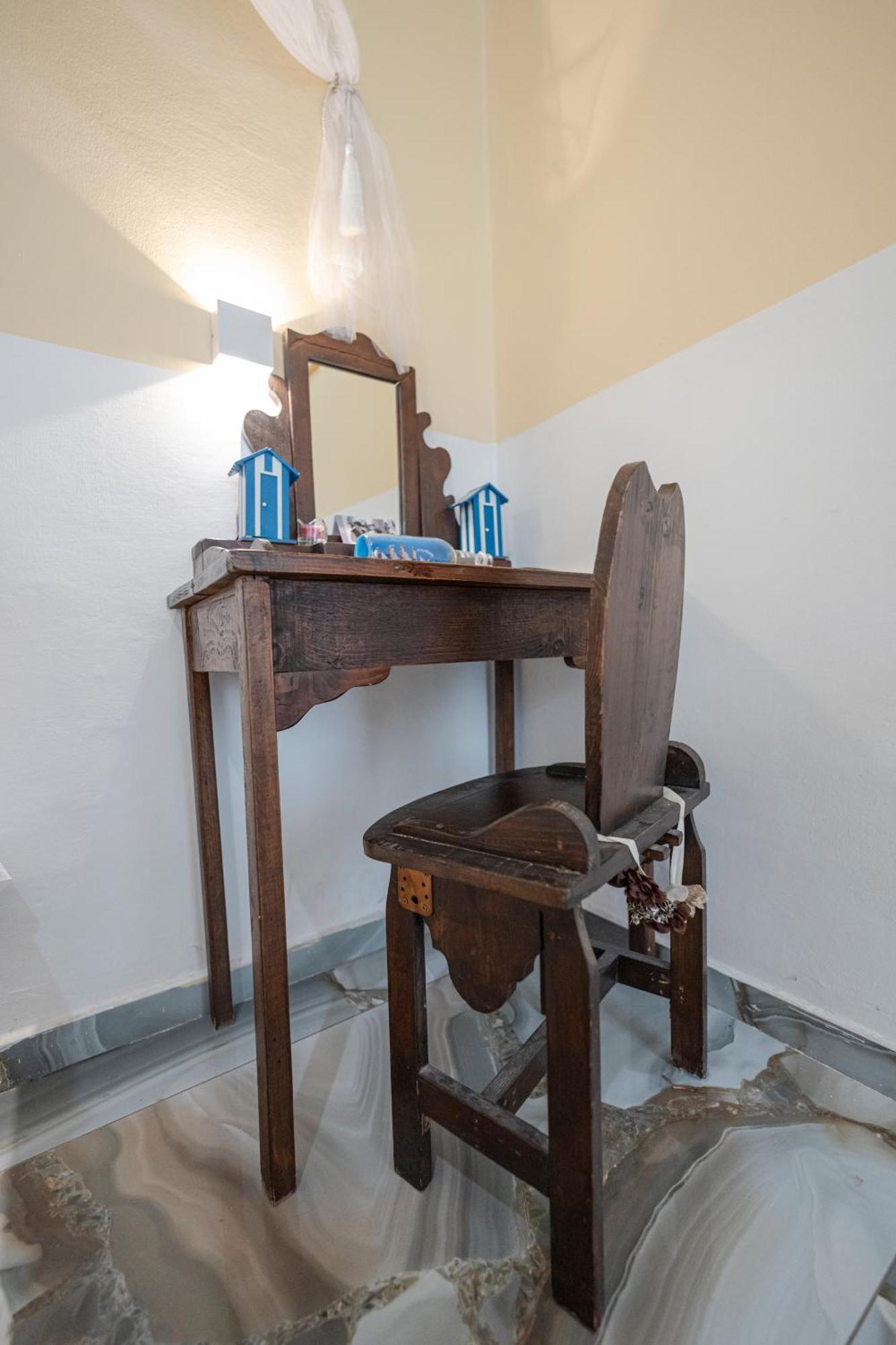 Il Faro 17 Bed & Breakfast Taranto Bagian luar foto