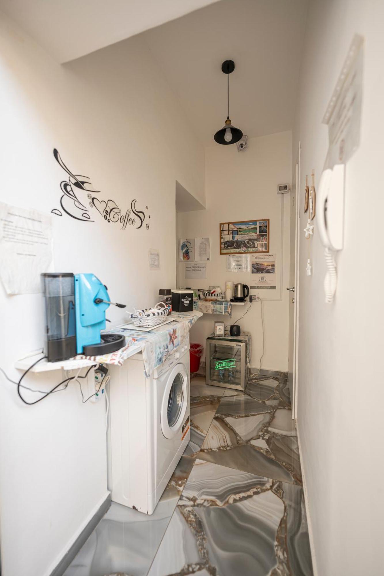 Il Faro 17 Bed & Breakfast Taranto Bagian luar foto