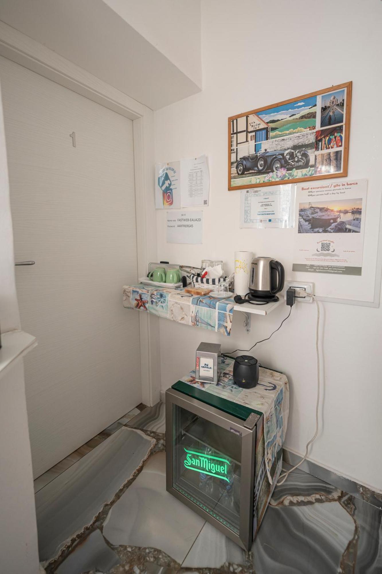 Il Faro 17 Bed & Breakfast Taranto Bagian luar foto